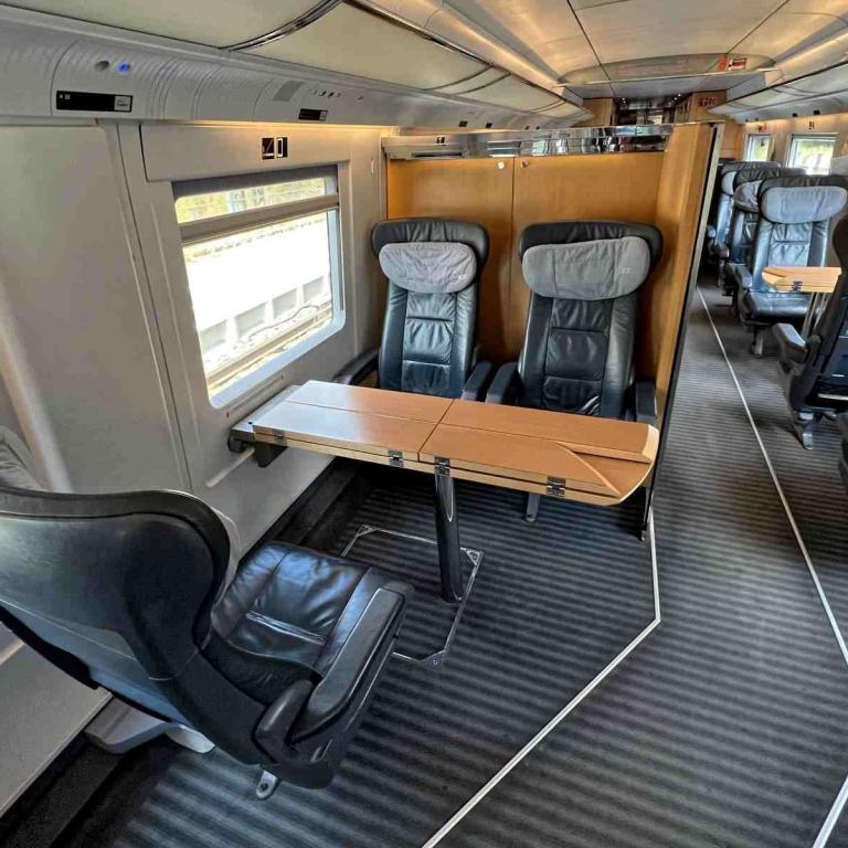 ICE-T 1. Klasse Dreiertisch