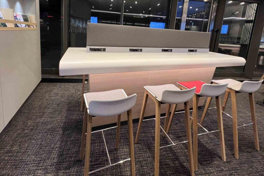 DB Comfort Lounge Berlin Arbeitsbereich