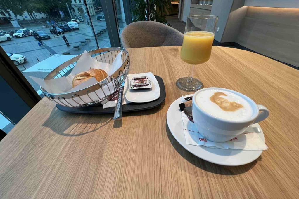 DB Lounge Hannover Premium Frühstück
