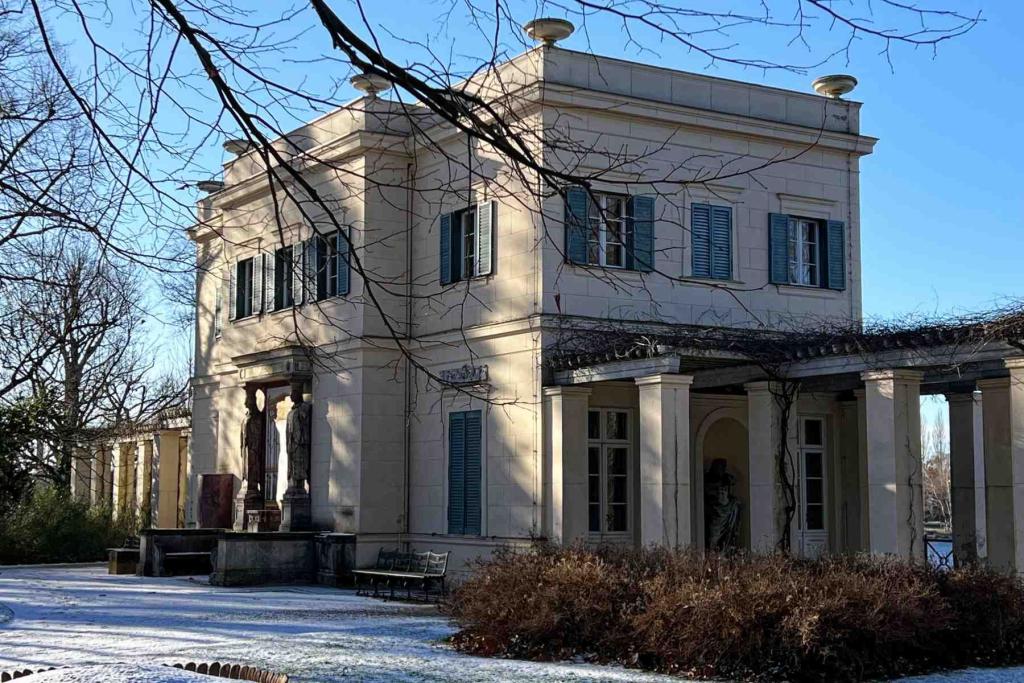 Berlin Schloss Glienicke