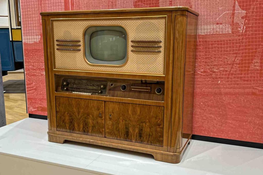 Frankfurt Kommunikationsmuseum Schrankradio