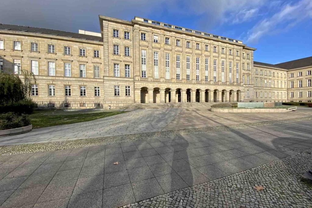 Berlin Ernst Reuter Haus