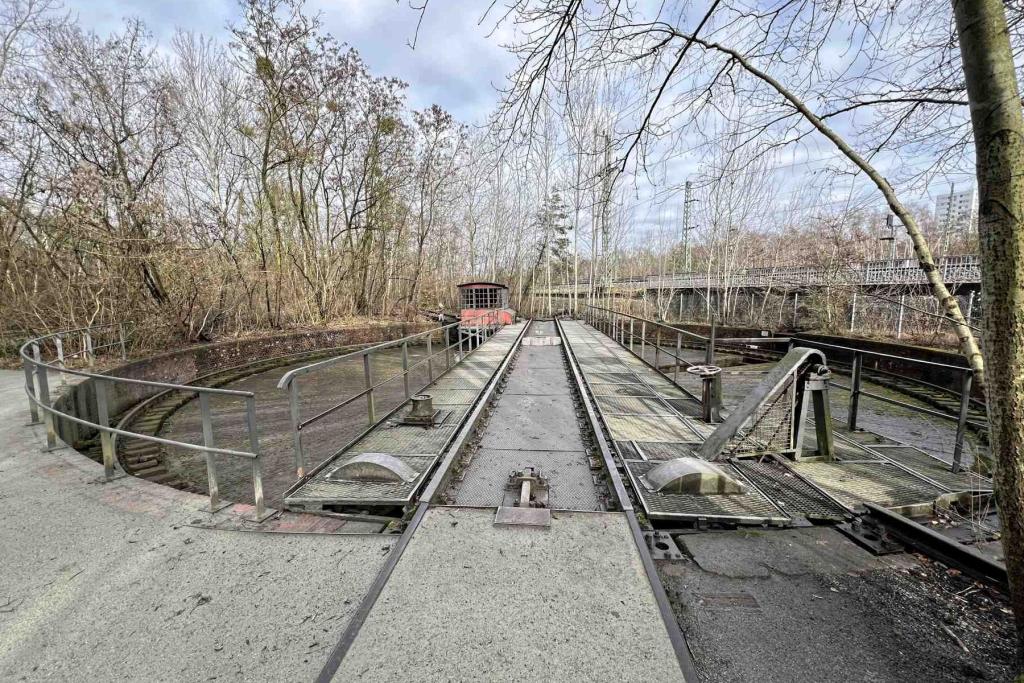 Berlin Natur Park Südgelände Drehscheibe