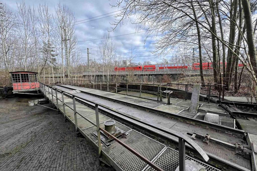 Berlin Natur Park Südgelände Drehscheibe