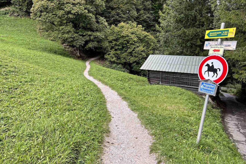 Wanderweg zum Hausberg
