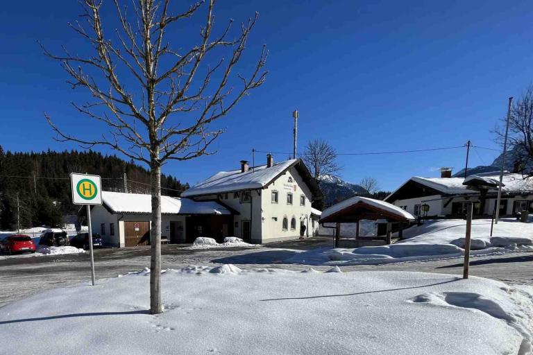 Bahnhof Bushaltestelle Klais Winter